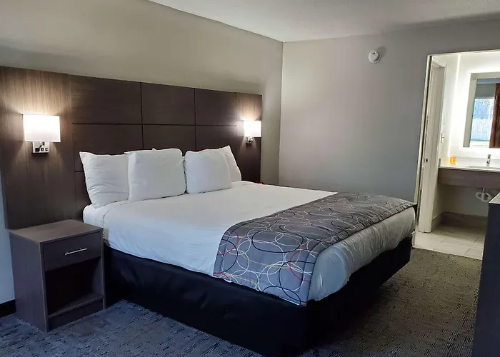 Days Inn & Suites by Wyndham Charleston Airport West
