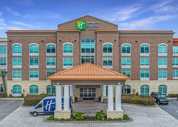 Holiday Inn Express & Suites Charleston Arpt-Conv Ctr Area By Ihg